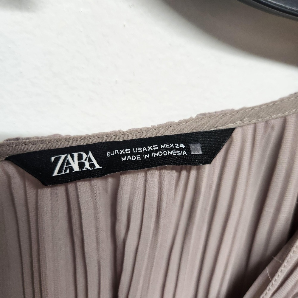Zara Blouse Womens XS Beige Pleated Cropped Twist Front Balloon Sleeve Top - Picture 2 of 12